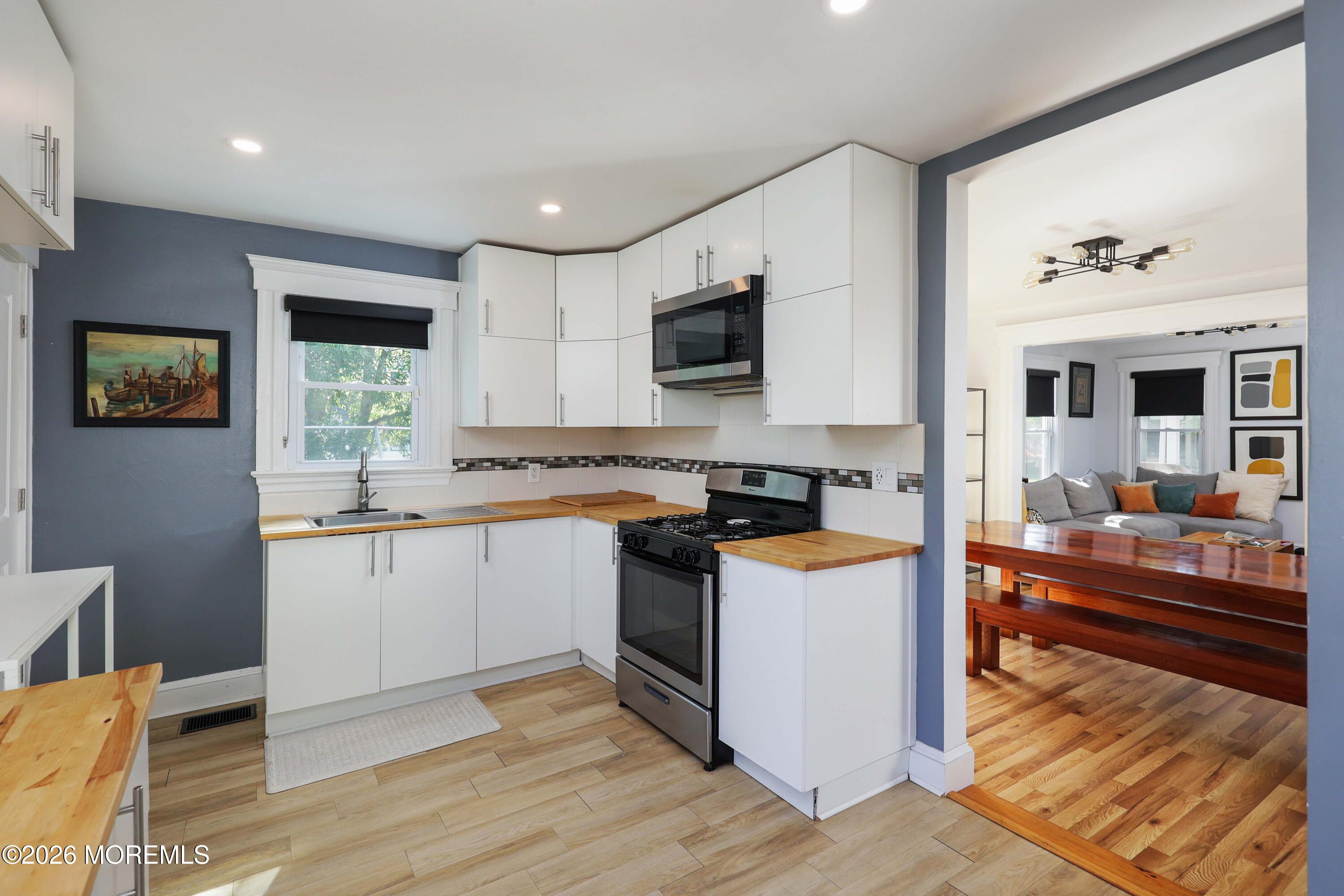 1227 Bangs Avenue