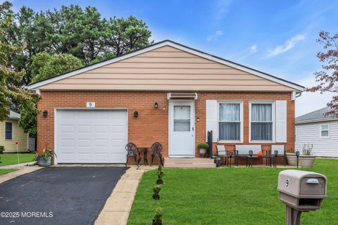 Photo of 9 Morongo Court, Toms River, NJ 08757 (MLS # 22531634)