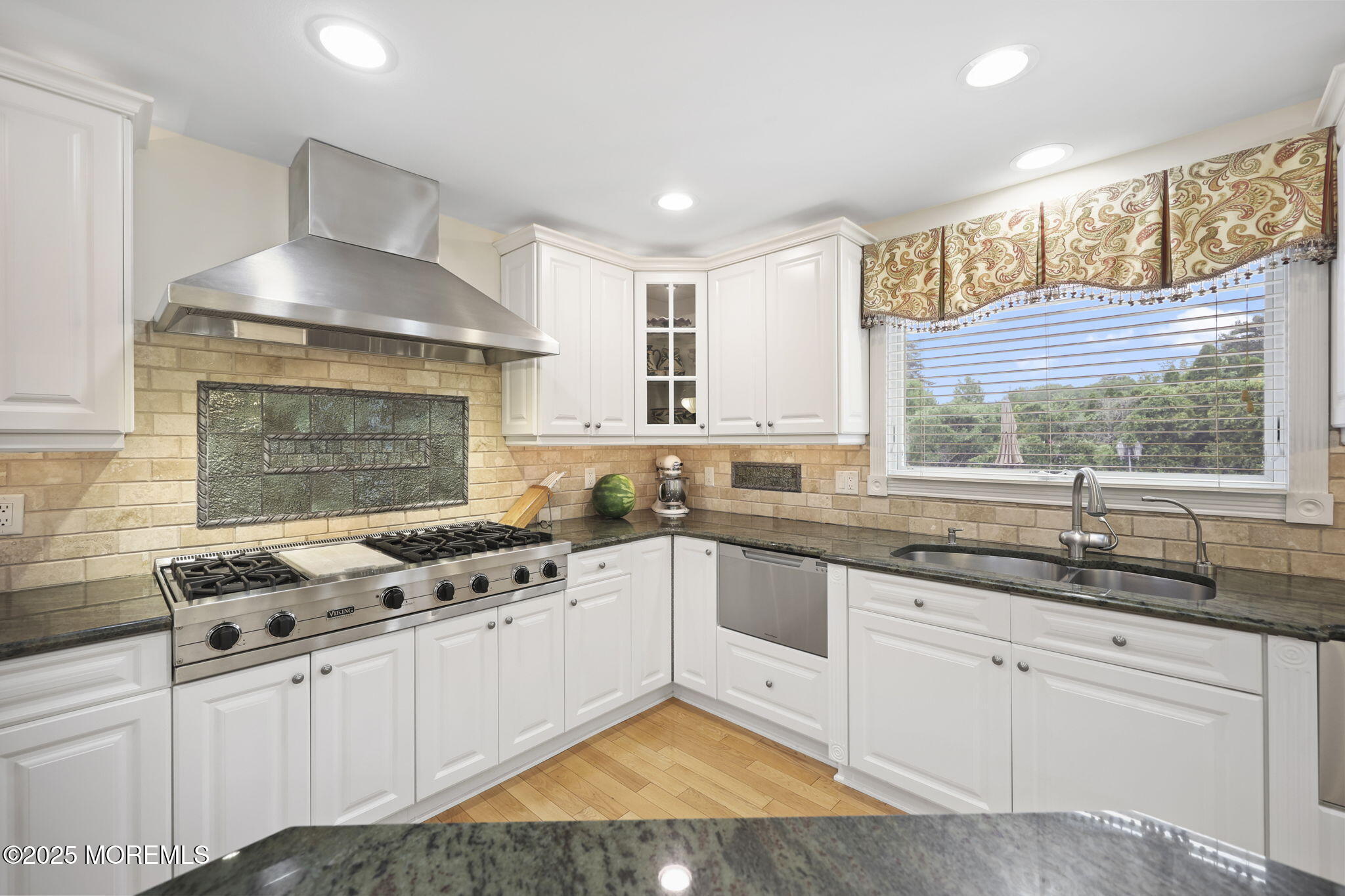 Eatontown, New Jersey, 07724, United States, 6 Bedrooms Bedrooms, ,3 BathroomsBathrooms,Residential,Active,2017488