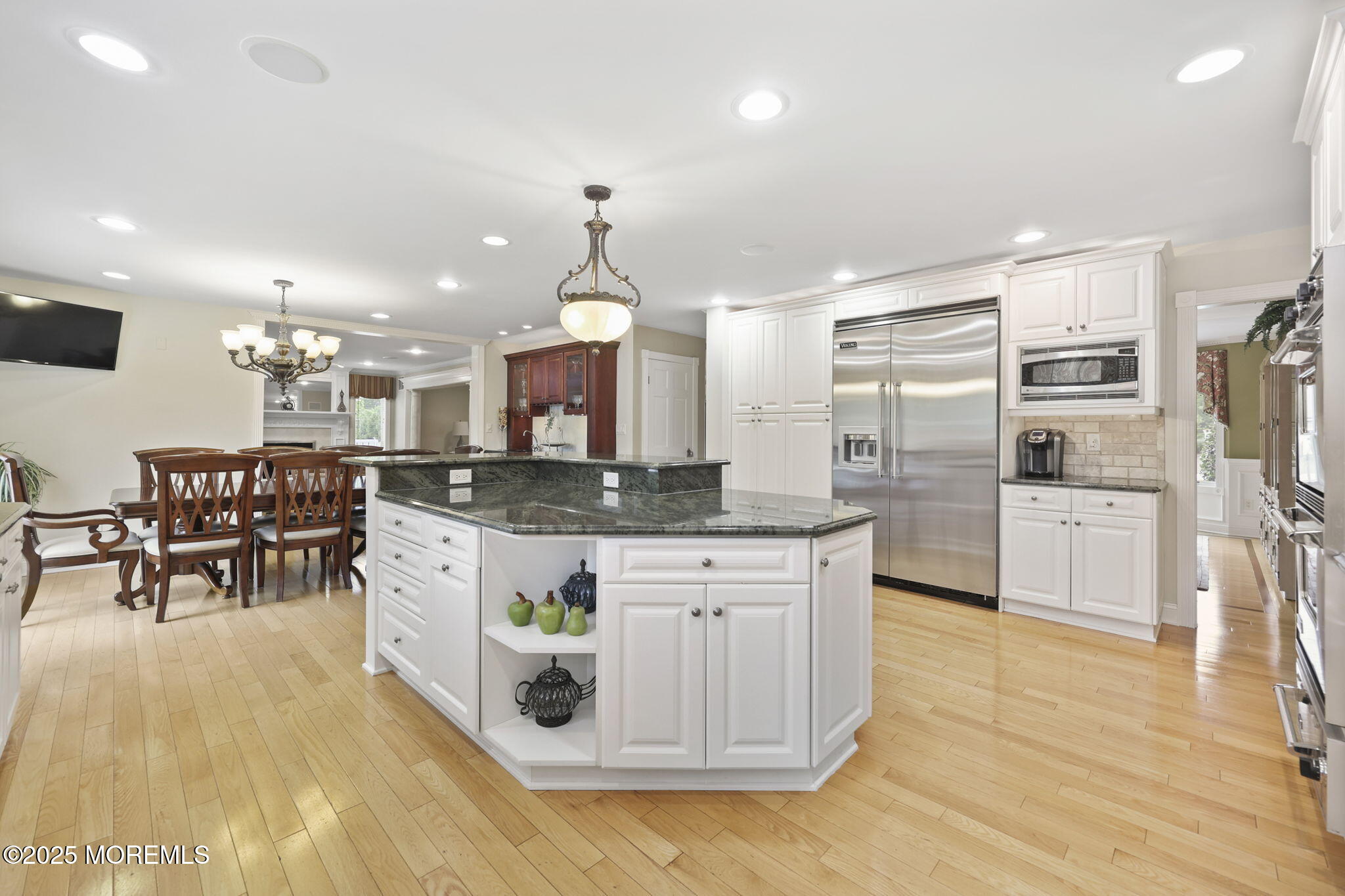 Eatontown, New Jersey, 07724, United States, 6 Bedrooms Bedrooms, ,3 BathroomsBathrooms,Residential,Active,2017488