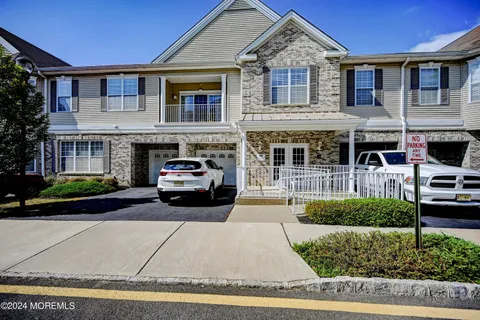 MLS: 22507859
