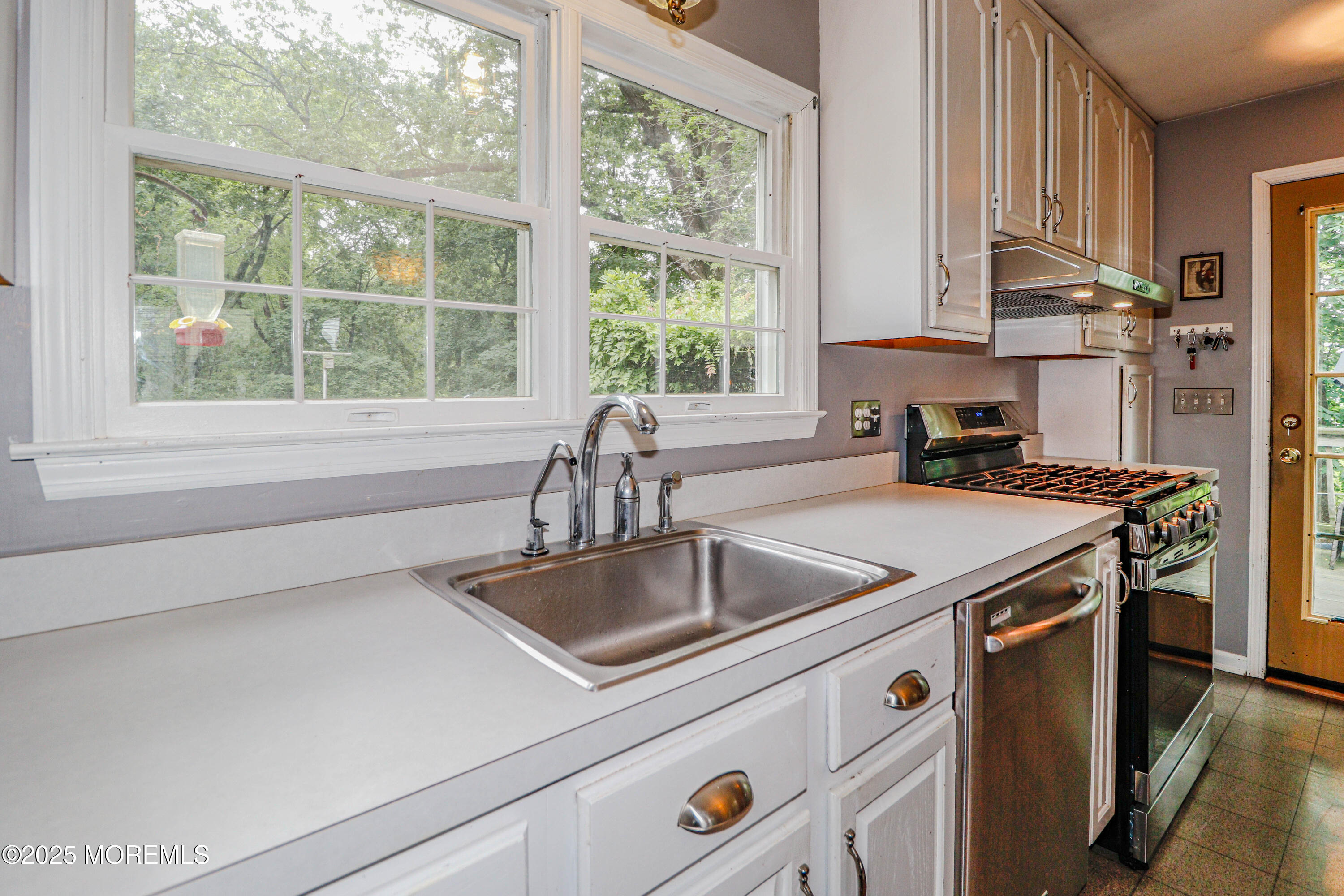 687 Spotswood Englishtown Road, Spotswood, New Jersey image 13