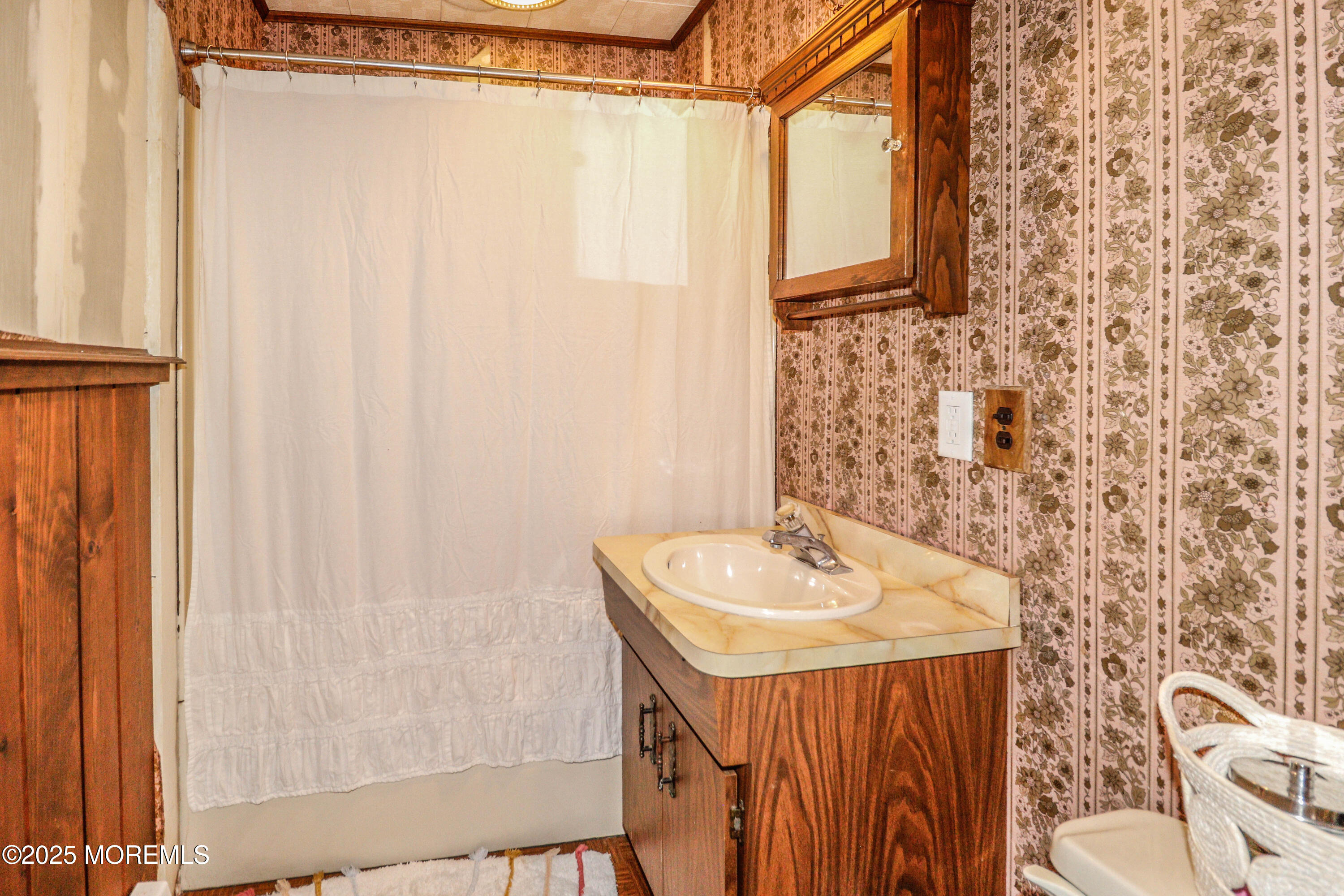 687 Spotswood Englishtown Road, Spotswood, New Jersey image 25