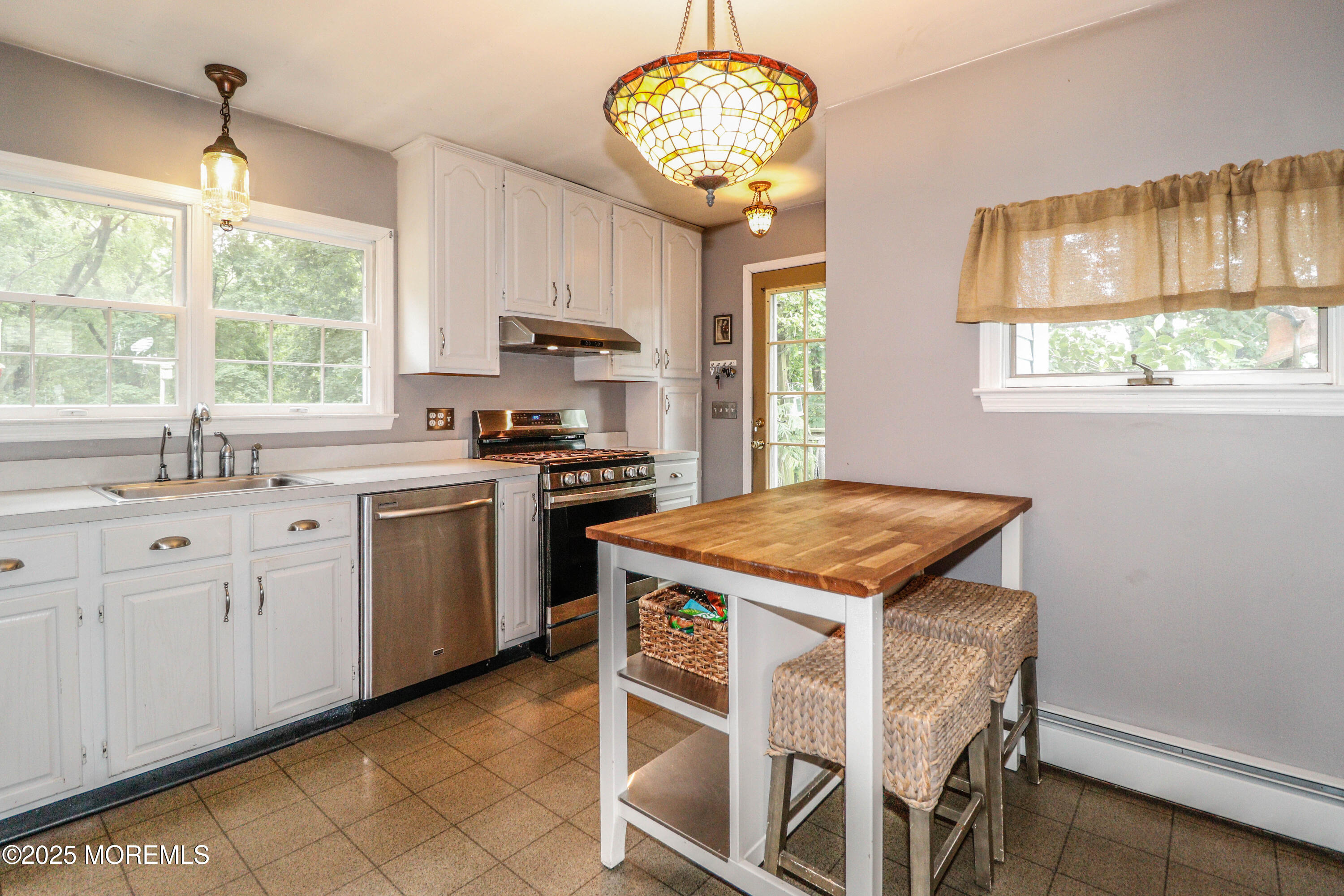 687 Spotswood Englishtown Road, Spotswood, New Jersey image 11