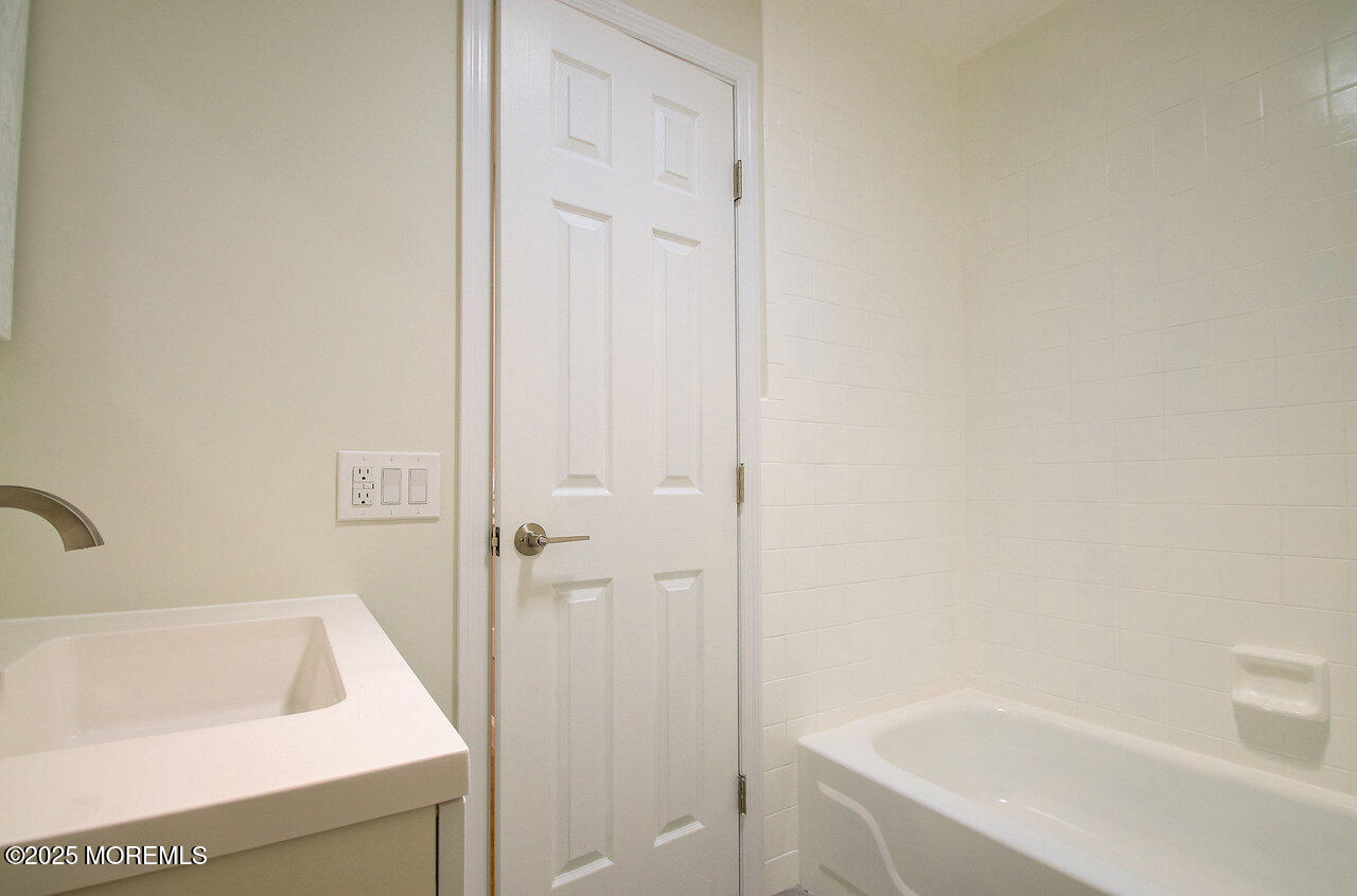 52 Normanton Court, Toms River, New Jersey image 13