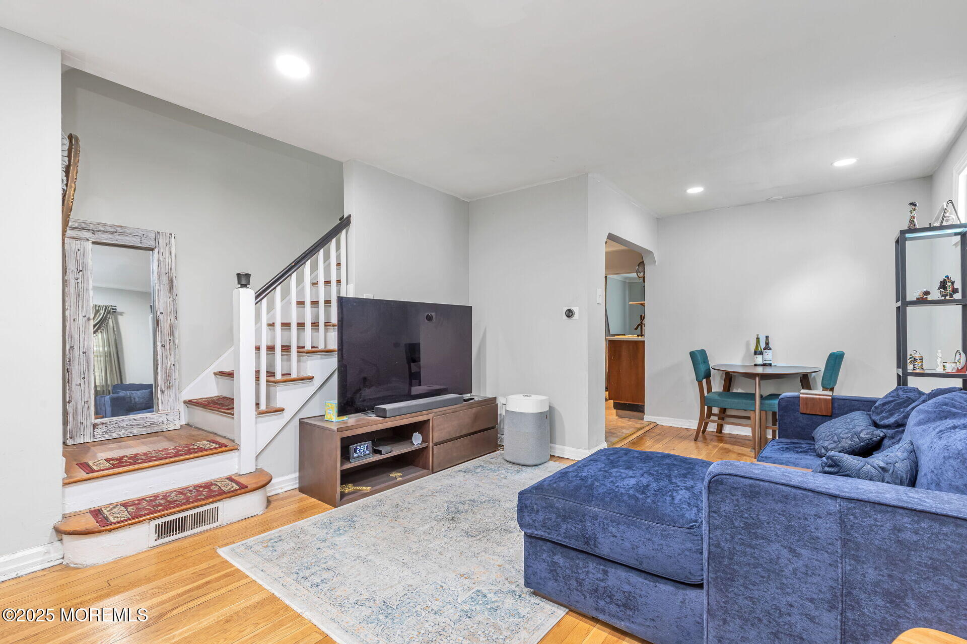 592 Ridgedale Avenue, Woodbridge, New Jersey image 3