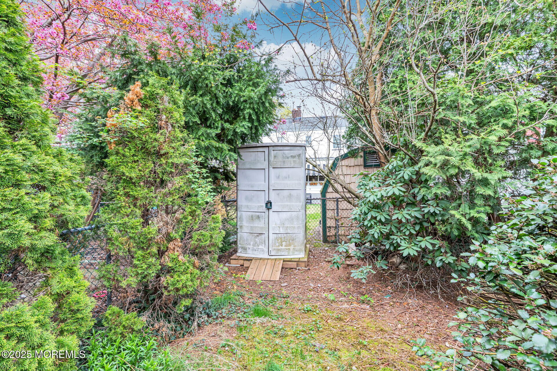592 Ridgedale Avenue, Woodbridge, New Jersey image 25
