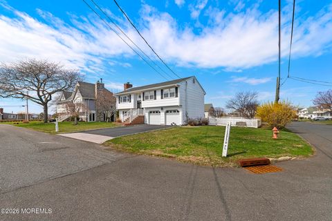 Homes For Sale - 1 Elizabeth Place<br/> Monmouth County, Monmouth Beach, NJ 07750