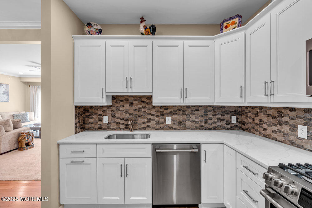 102 Magna Carta Drive, Morganville, New Jersey image 15