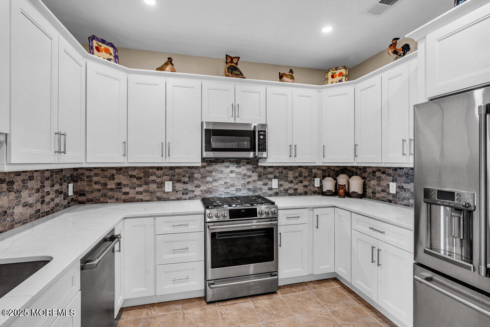 102 Magna Carta Drive, Morganville, New Jersey image 13