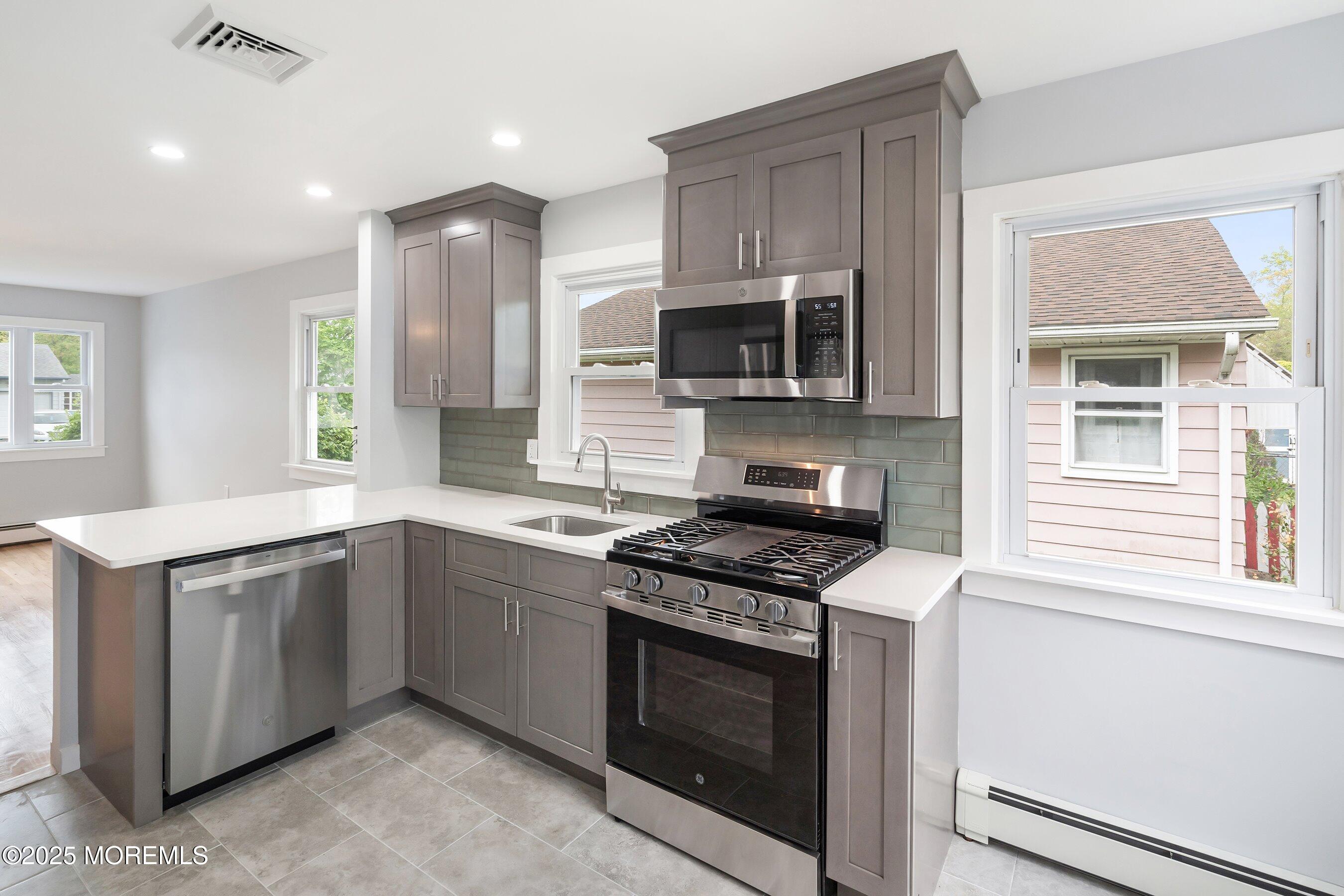 82 Fox Glove, Toms River, New Jersey image 9