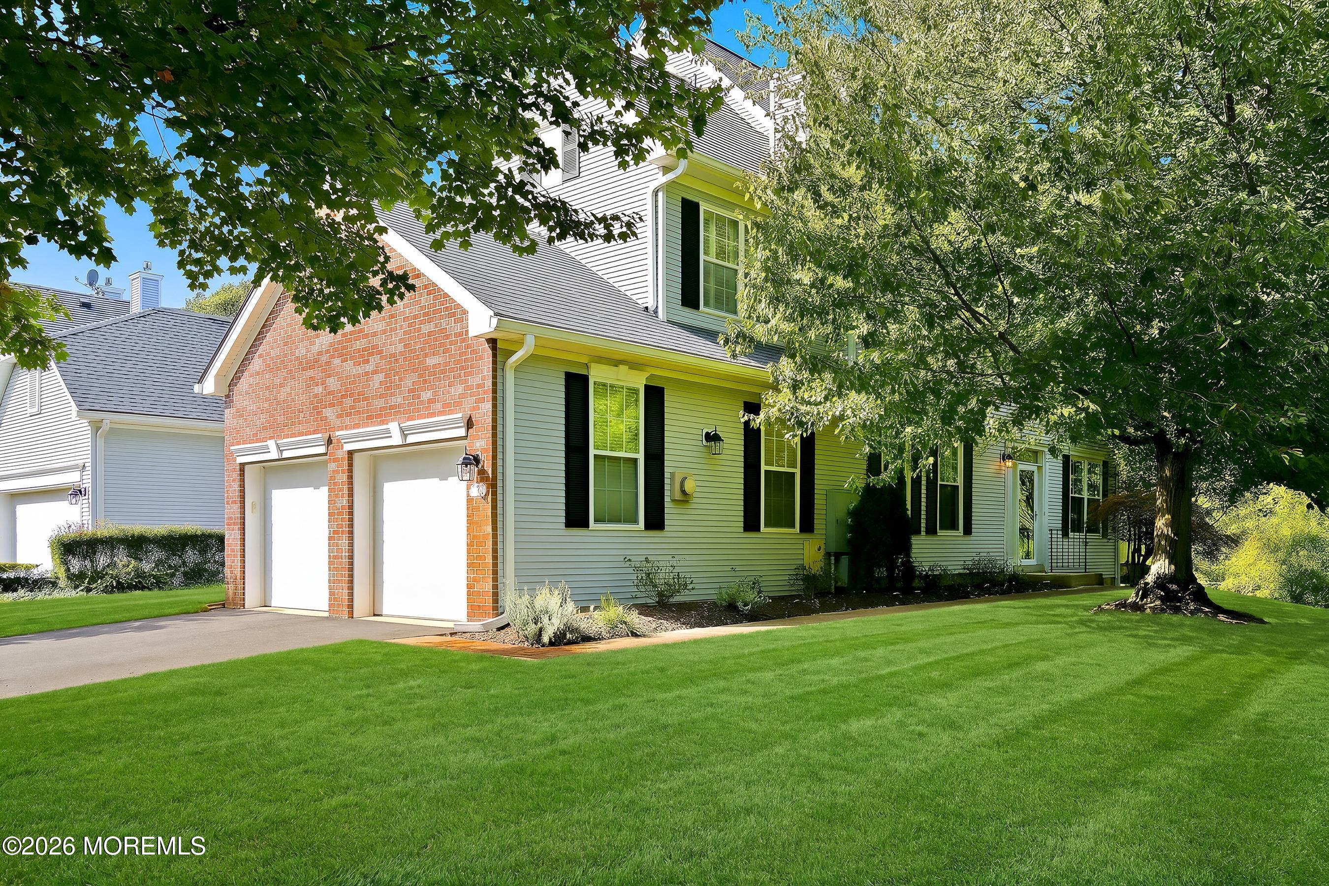 2407 Robin Way