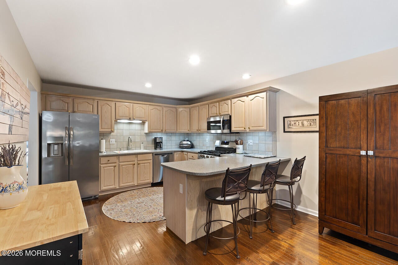 28 Hickory Lane