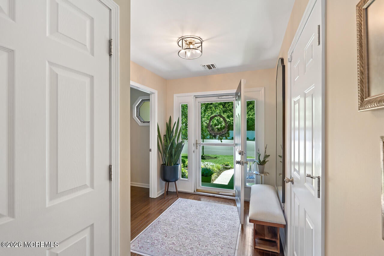 28 Hickory Lane
