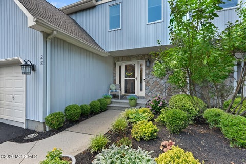 Townhouse For Rent - 28 Hickory Lane<br/> Monmouth County, Little Silver, NJ 07739