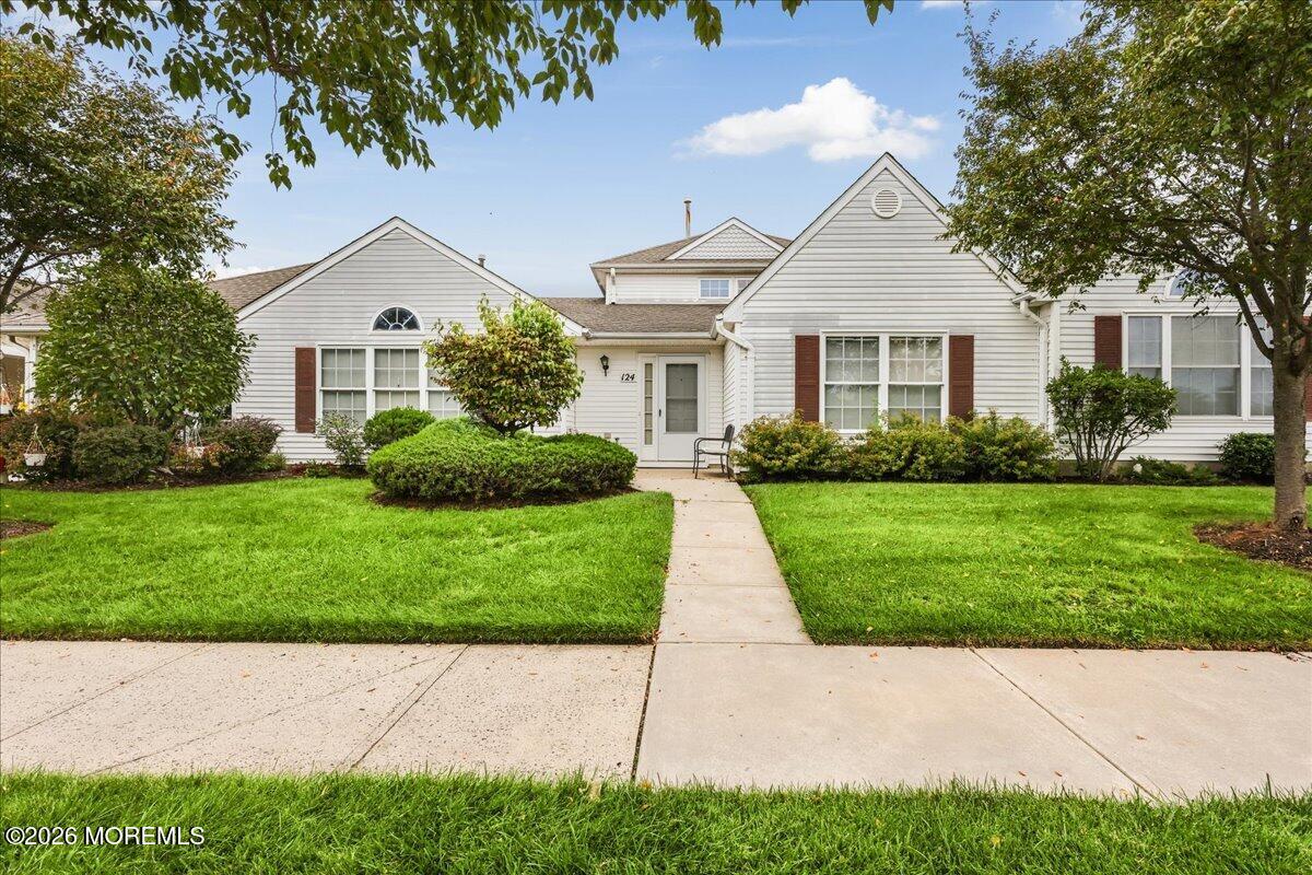 124 Waterside Boulevard