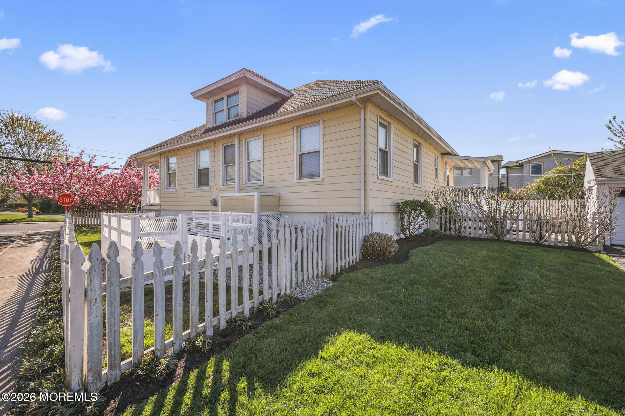 Monmouth Beach, New Jersey, 07750, United States, 4 Bedrooms Bedrooms, ,2 BathroomsBathrooms,Residential,Active,2041576