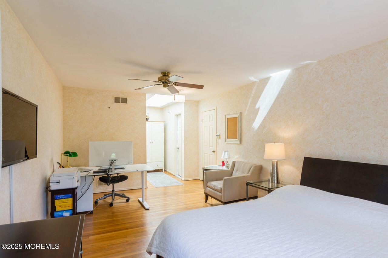 3 Alexander Road, East Brunswick, New Jersey image 17
