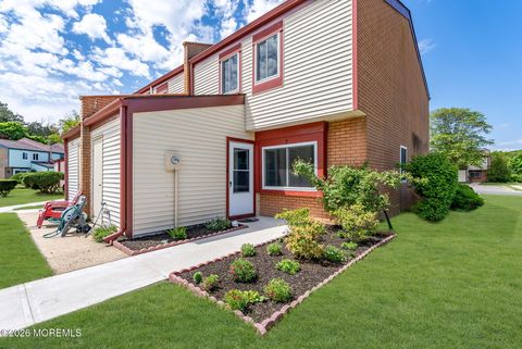 Condo For Sale - 2 Foxwood Court #97<br/> Brick, NJ 08724