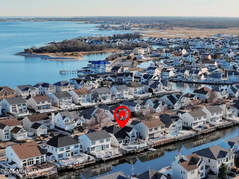 MLS: 22508191