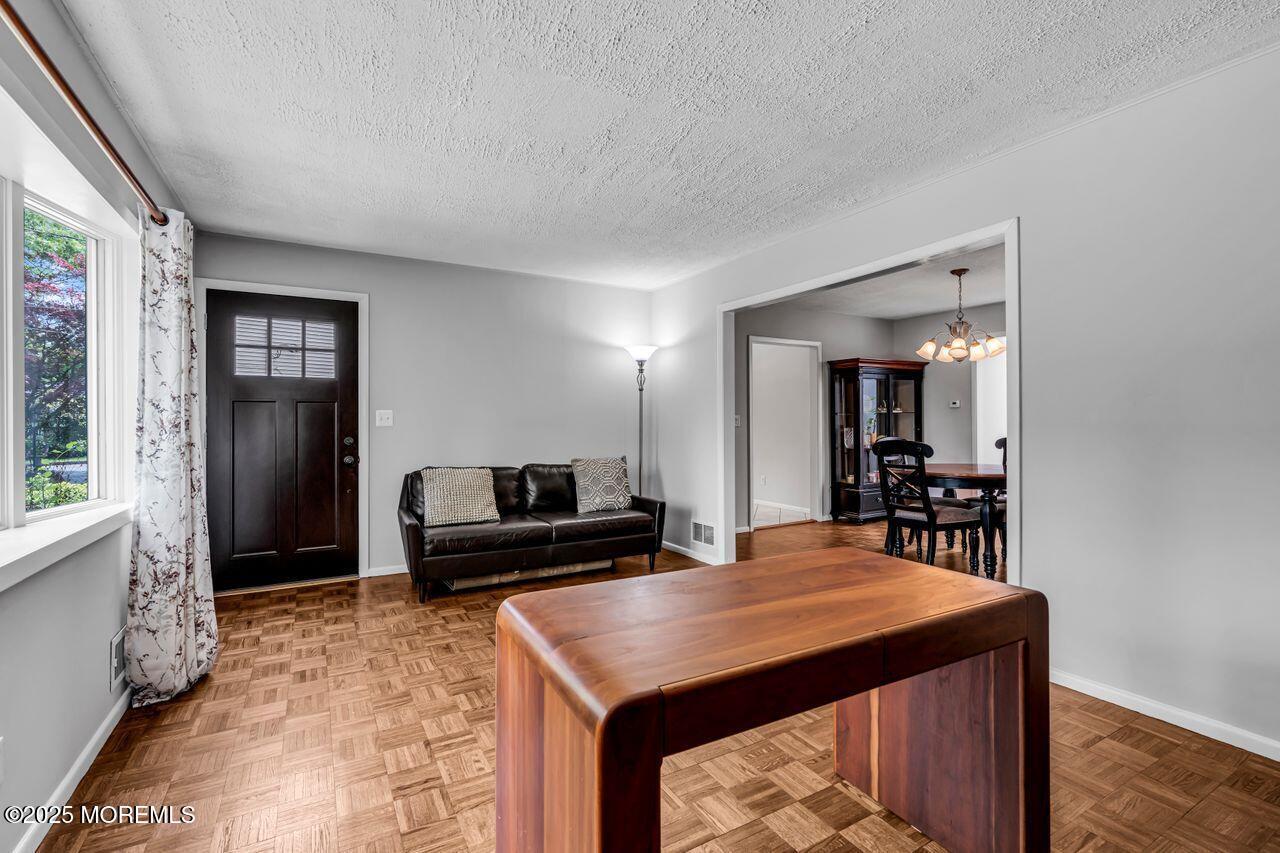 42 N Park Avenue