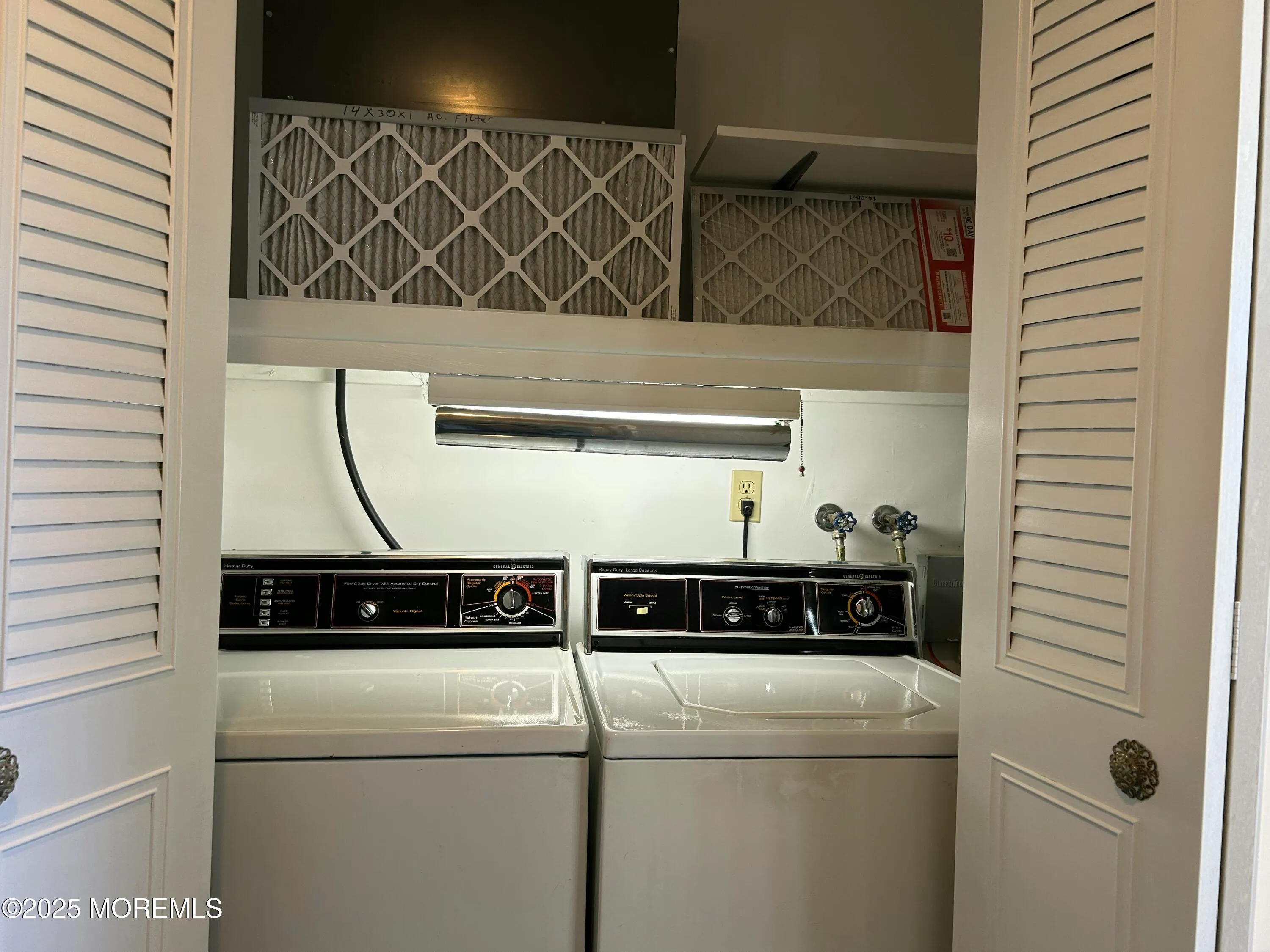 Lakewood, New Jersey 08701, United States, 2 Bedrooms Bedrooms, ,1 BathroomBathrooms,Residential,Active,110896