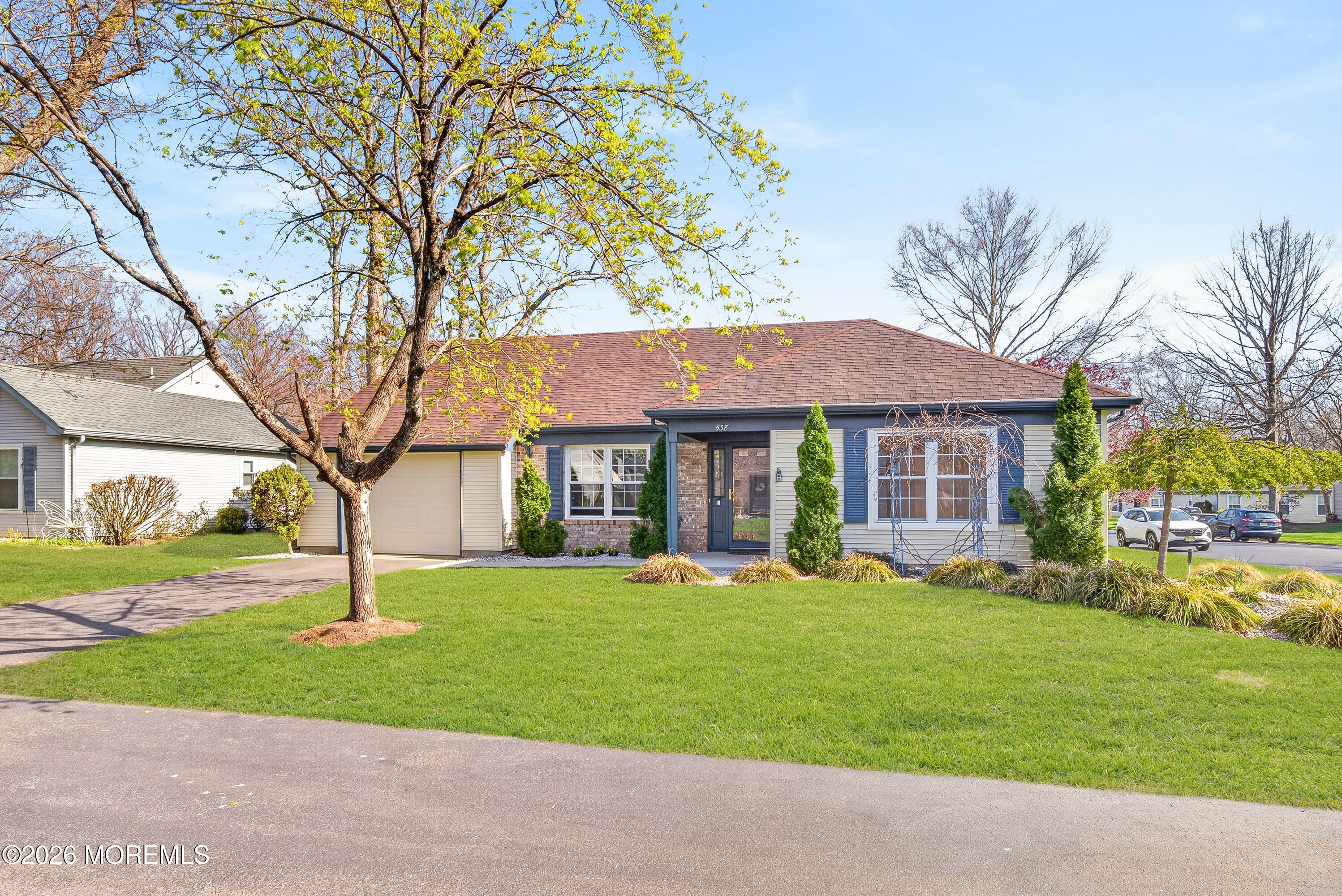 538 N Petunia Lane N