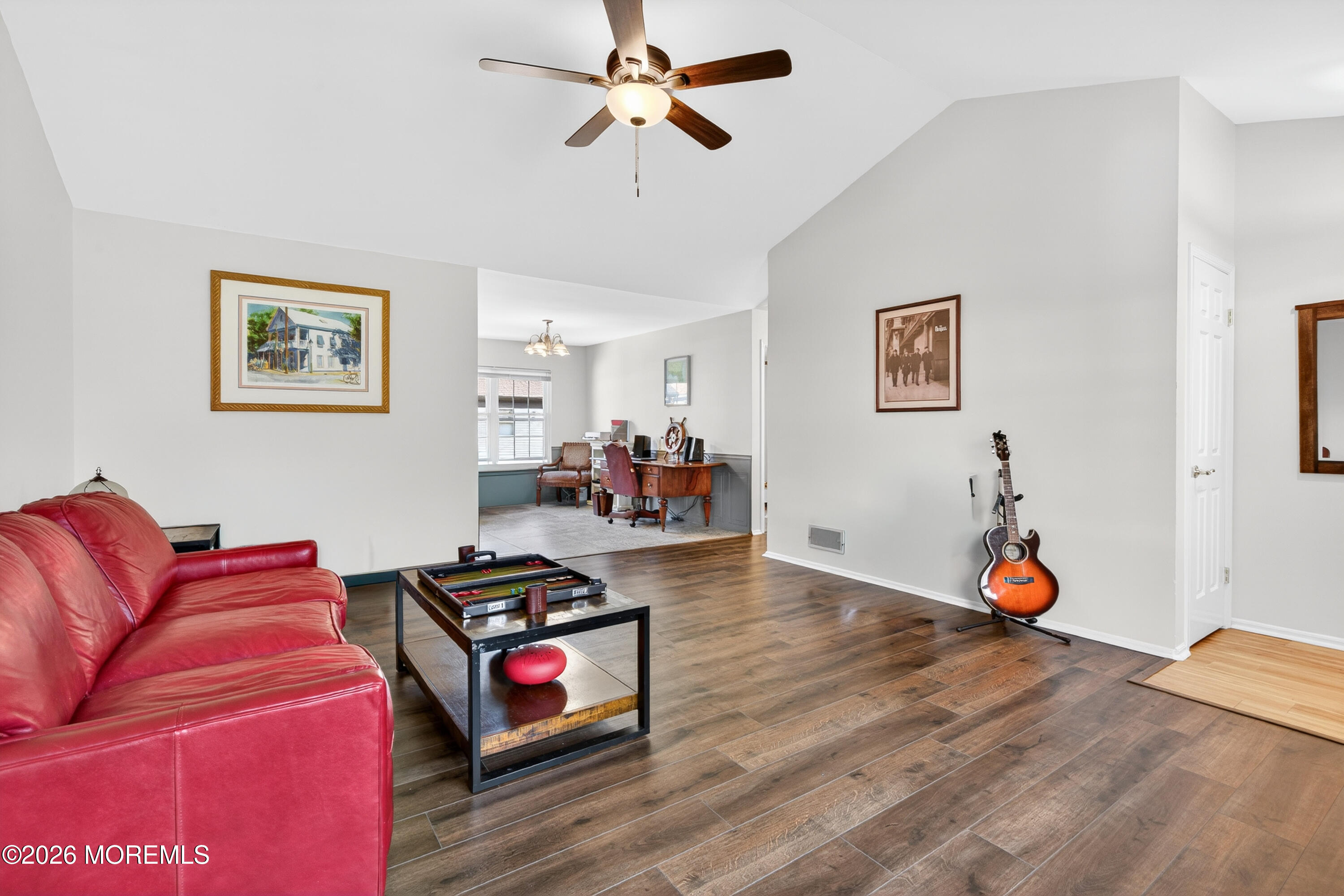 538 N Petunia Lane N