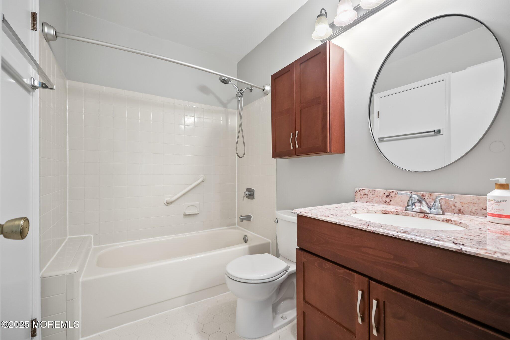 72 Cranberry Court #129, Red Bank, New Jersey image 15