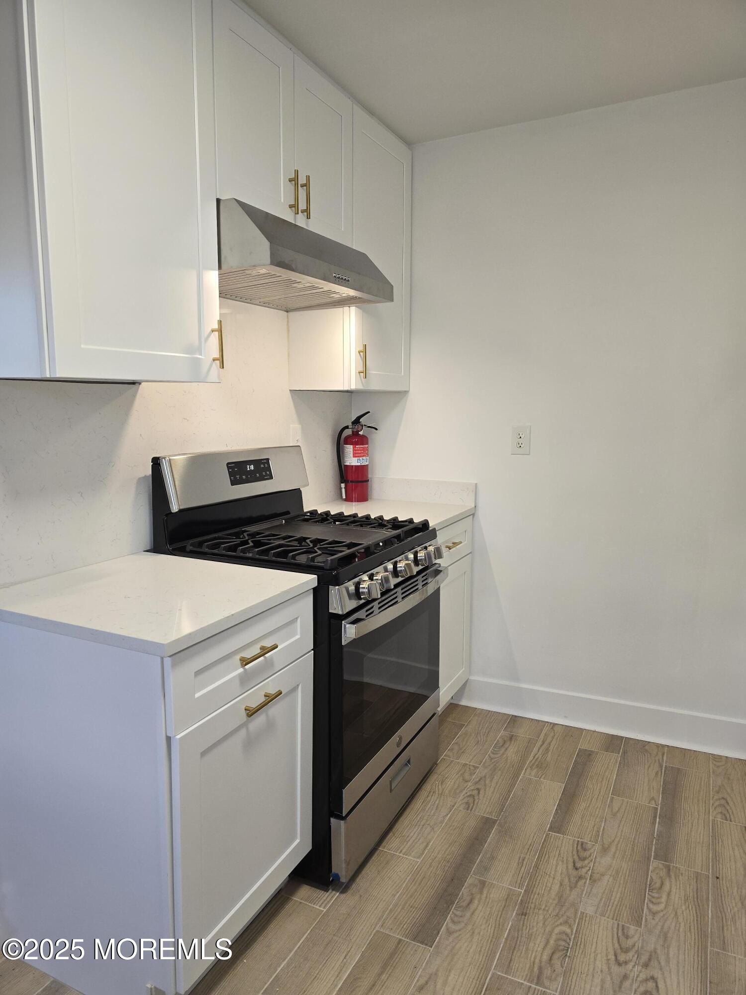 142 South Street 10B