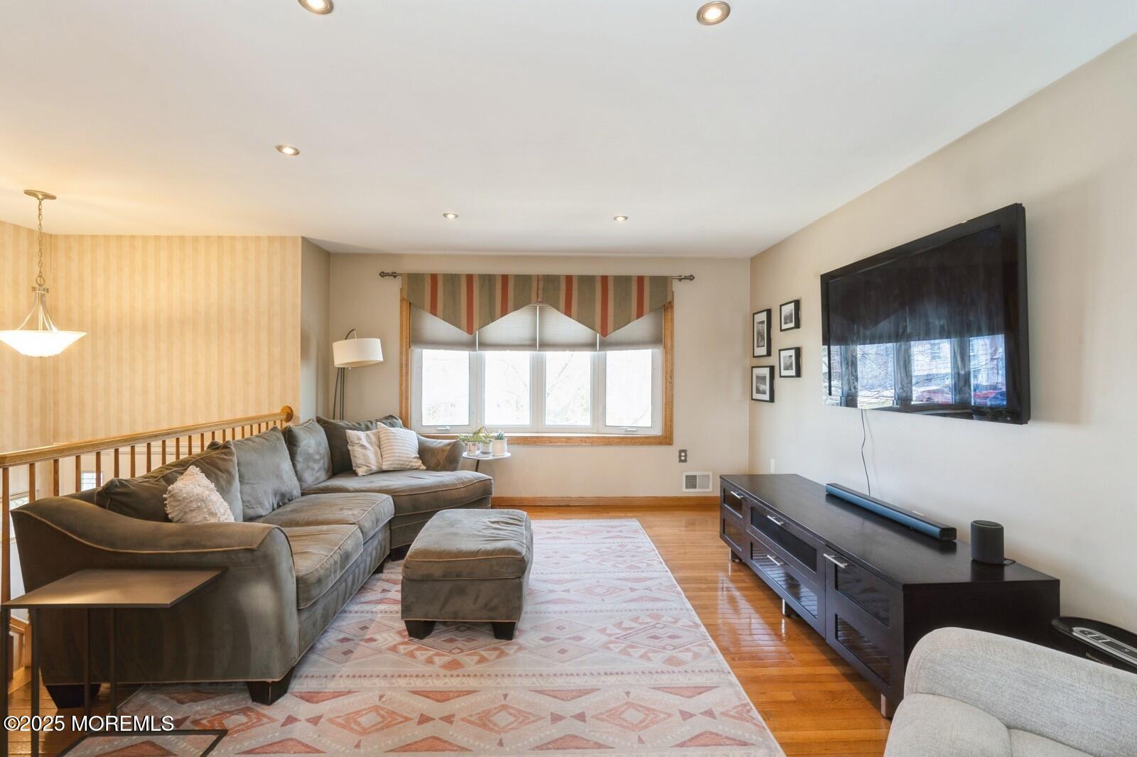 13 Ivy Place, Howell, New Jersey image 3