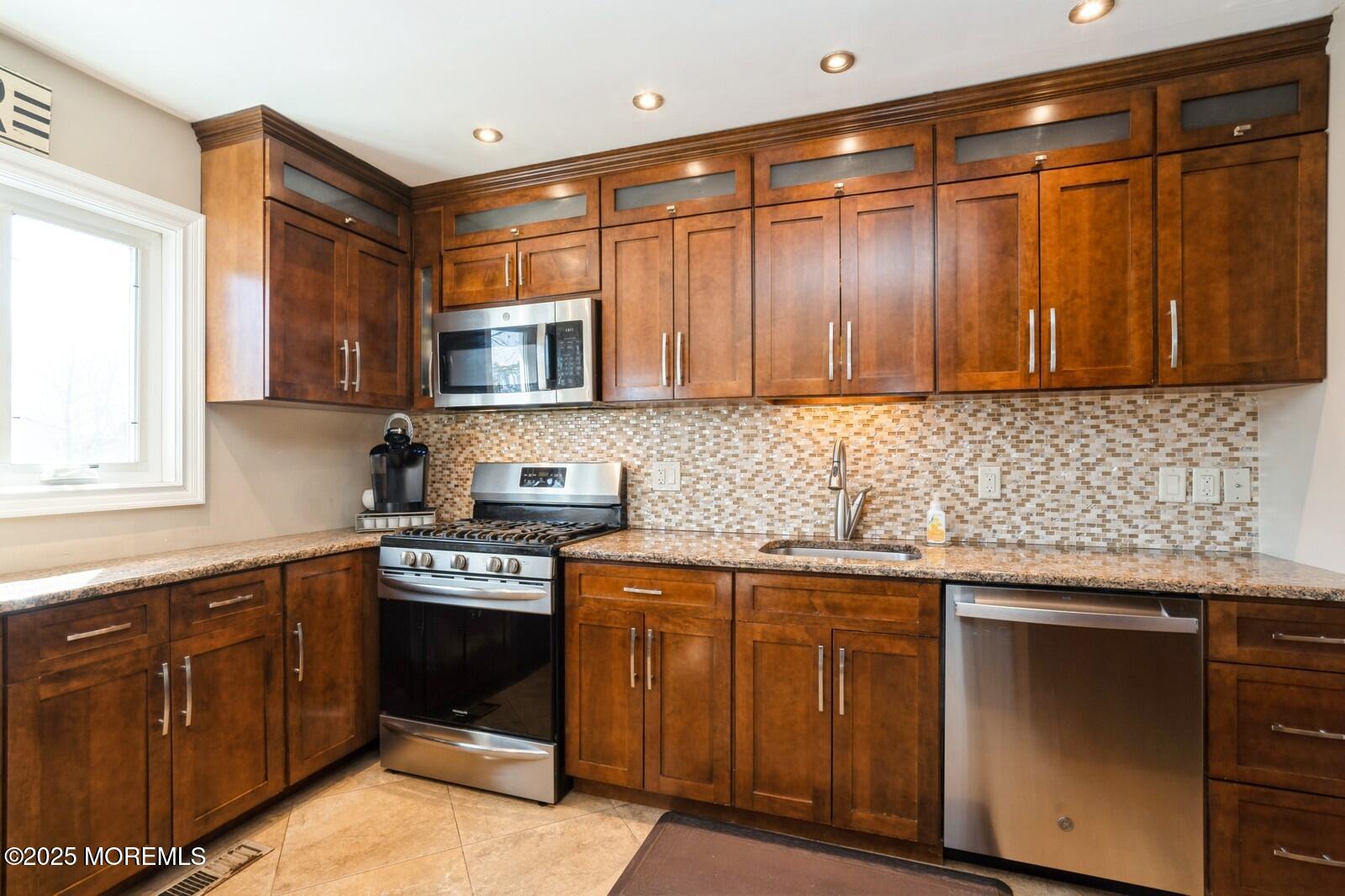 13 Ivy Place, Howell, New Jersey image 6