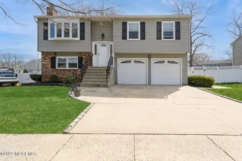 MLS: 22509547