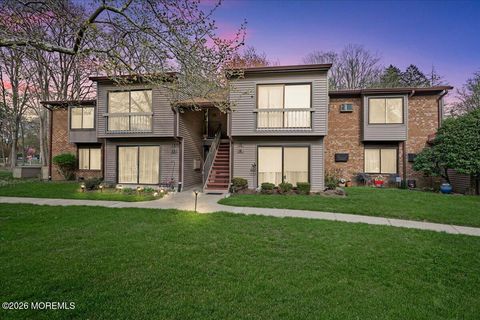 Condo For Sale - 18 Lexington Court<br/> Red Bank, NJ 07701