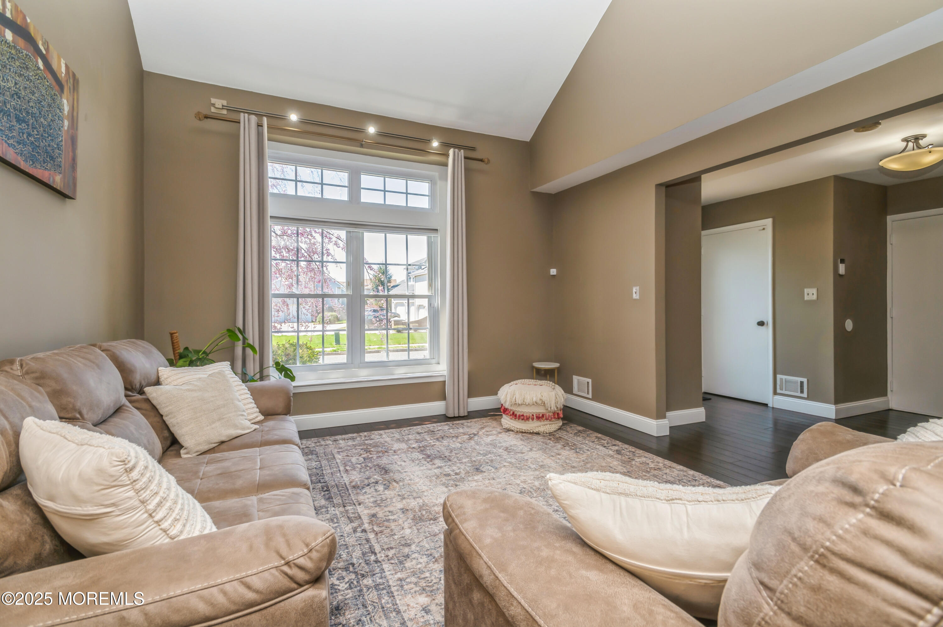 204 Kentucky Way, Freehold, New Jersey image 6