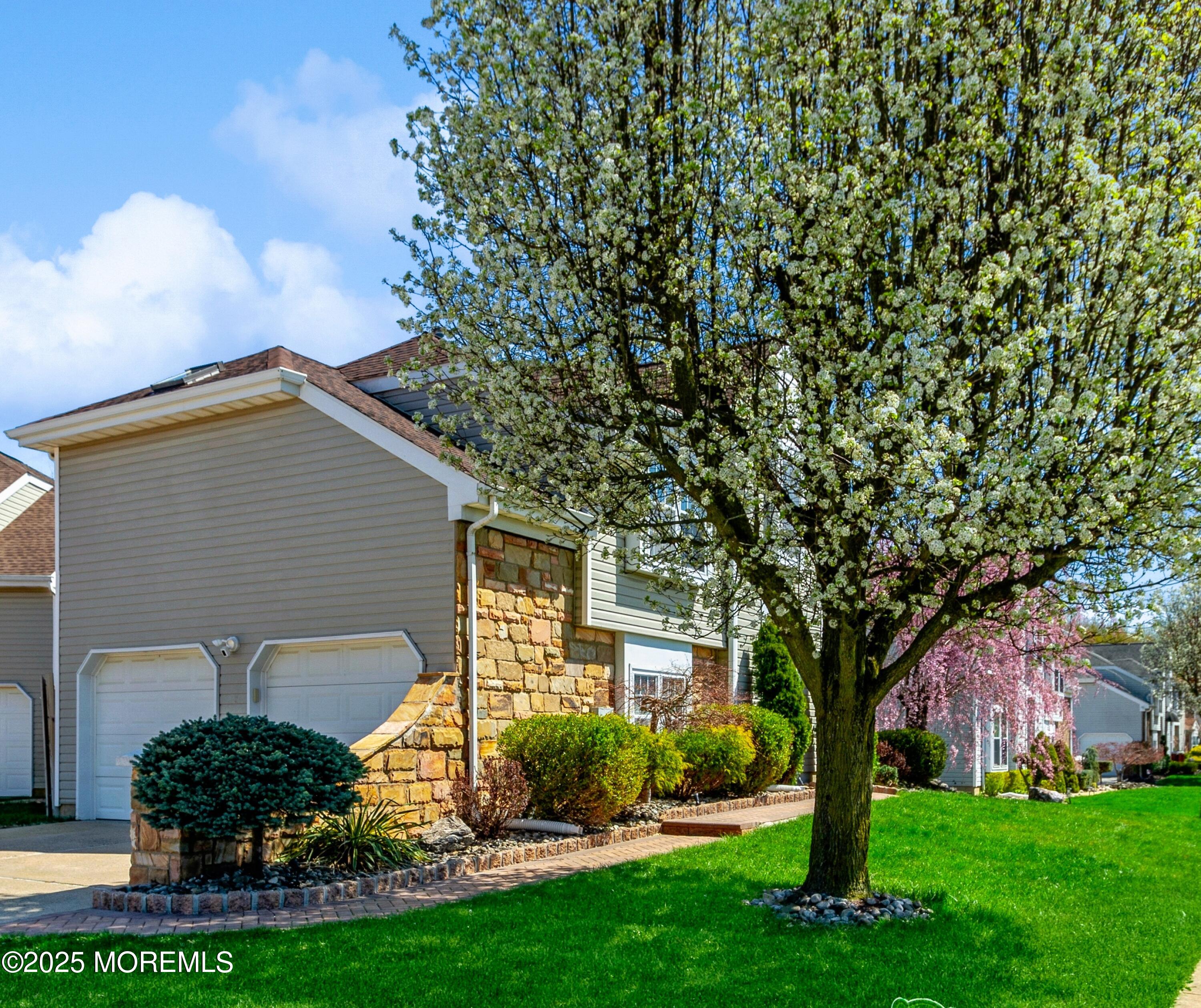 204 Kentucky Way, Freehold, New Jersey image 2