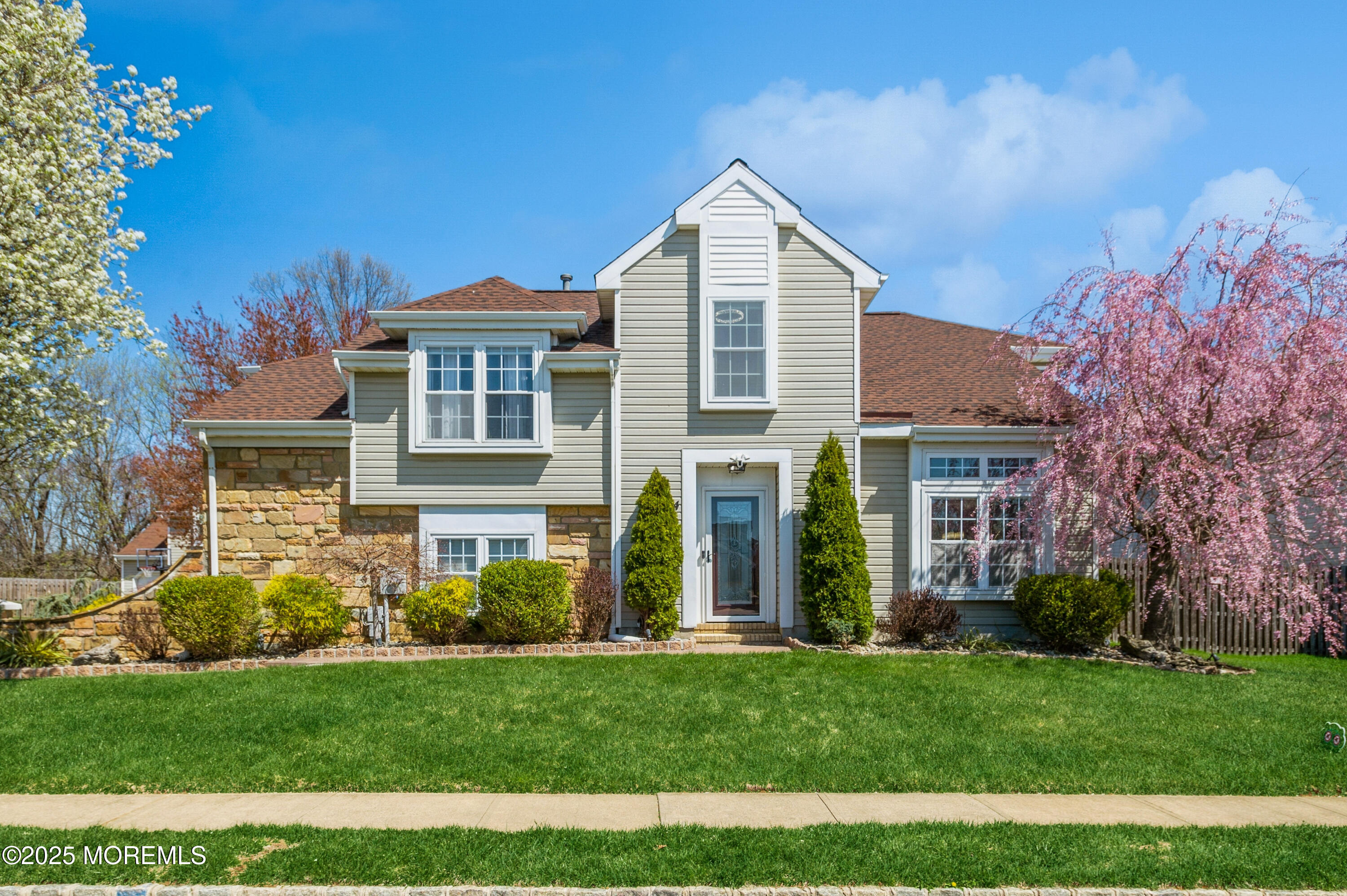 204 Kentucky Way, Freehold, New Jersey image 1