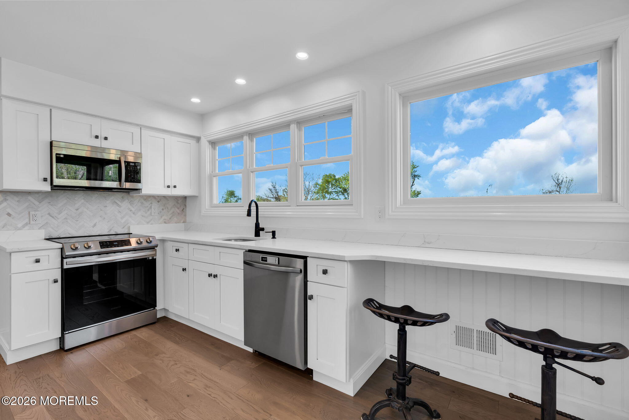 Colts Neck, New Jersey, 07722, United States, 5 Bedrooms Bedrooms, ,3 BathroomsBathrooms,Residential,Active,2041745