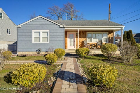 Homes For Rent - 515 Stone Harbor Avenue #WINTER<br/> Ocean Gate, NJ 08740
