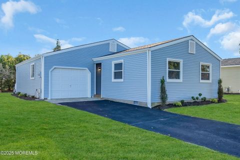 Photo of 6 Caribbean Street, Toms River, NJ 08757 (MLS # 22531362)
