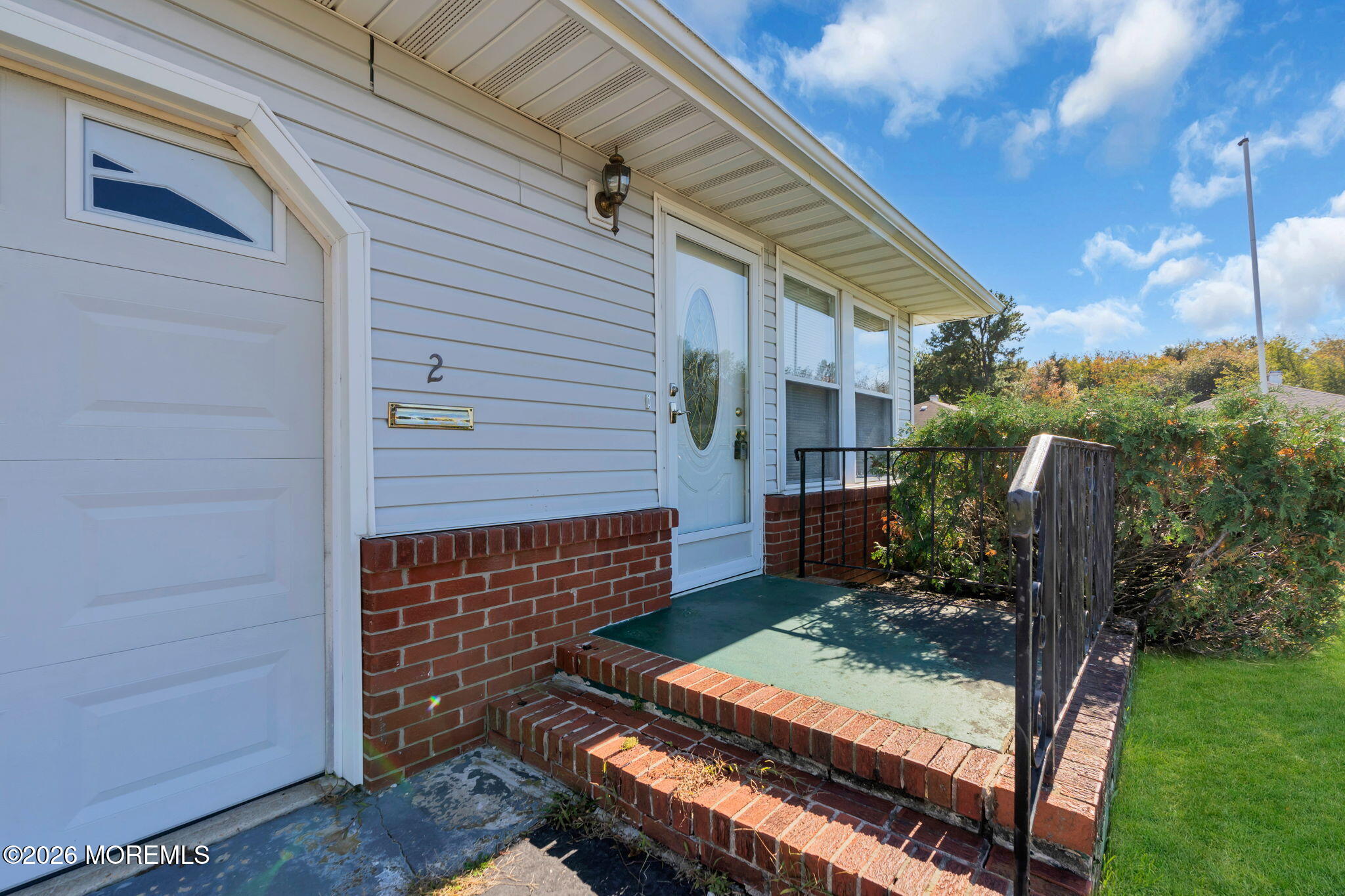 2 Leeward Street