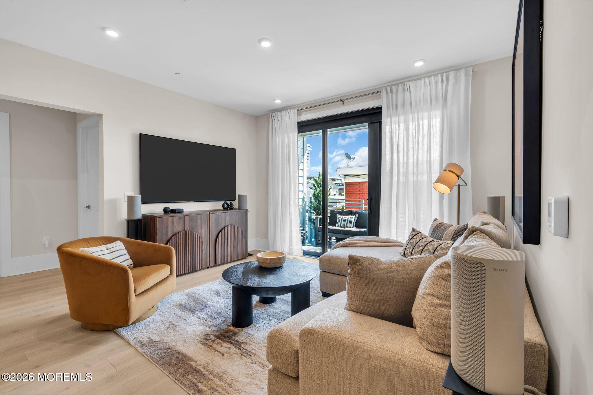 215 2nd Avenue 203