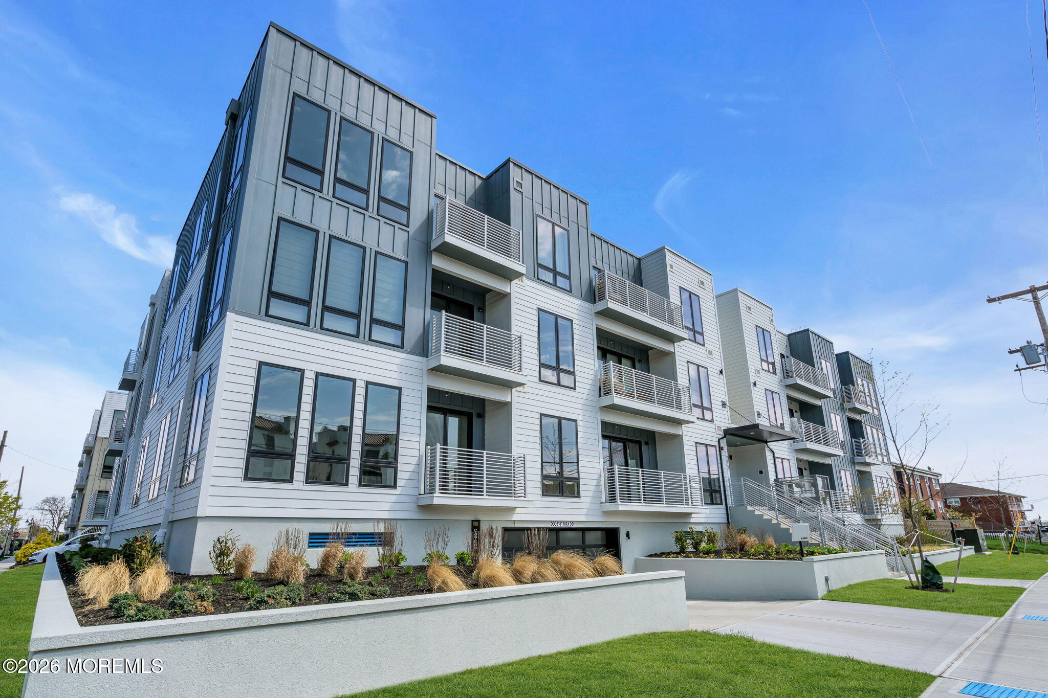 215 2nd Avenue 203