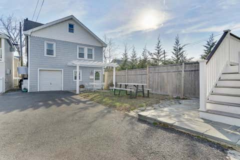 Apartment For Rent - 511 8th Avenue #REAR<br/> Belmar, NJ 07719