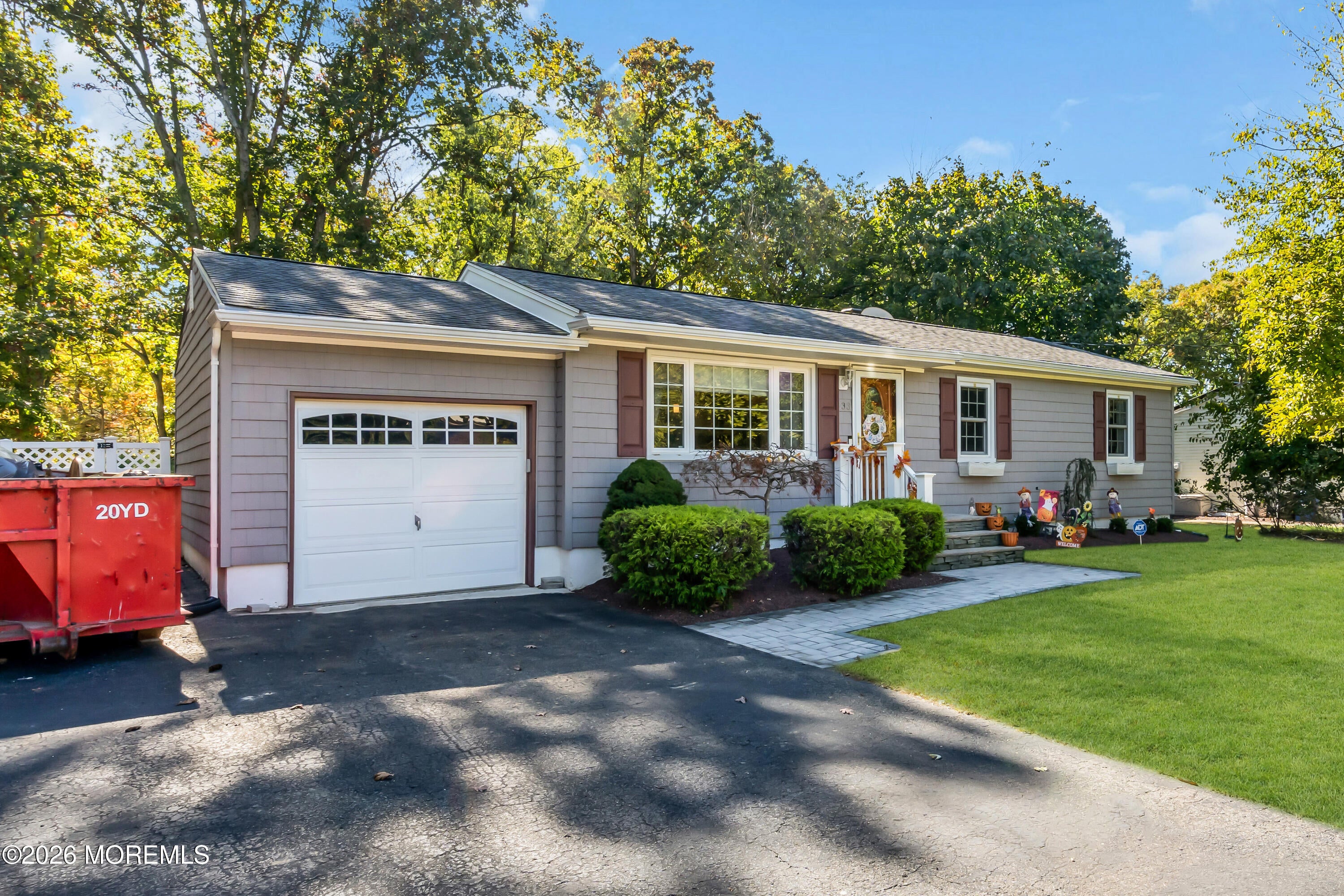 33 Brookside Drive