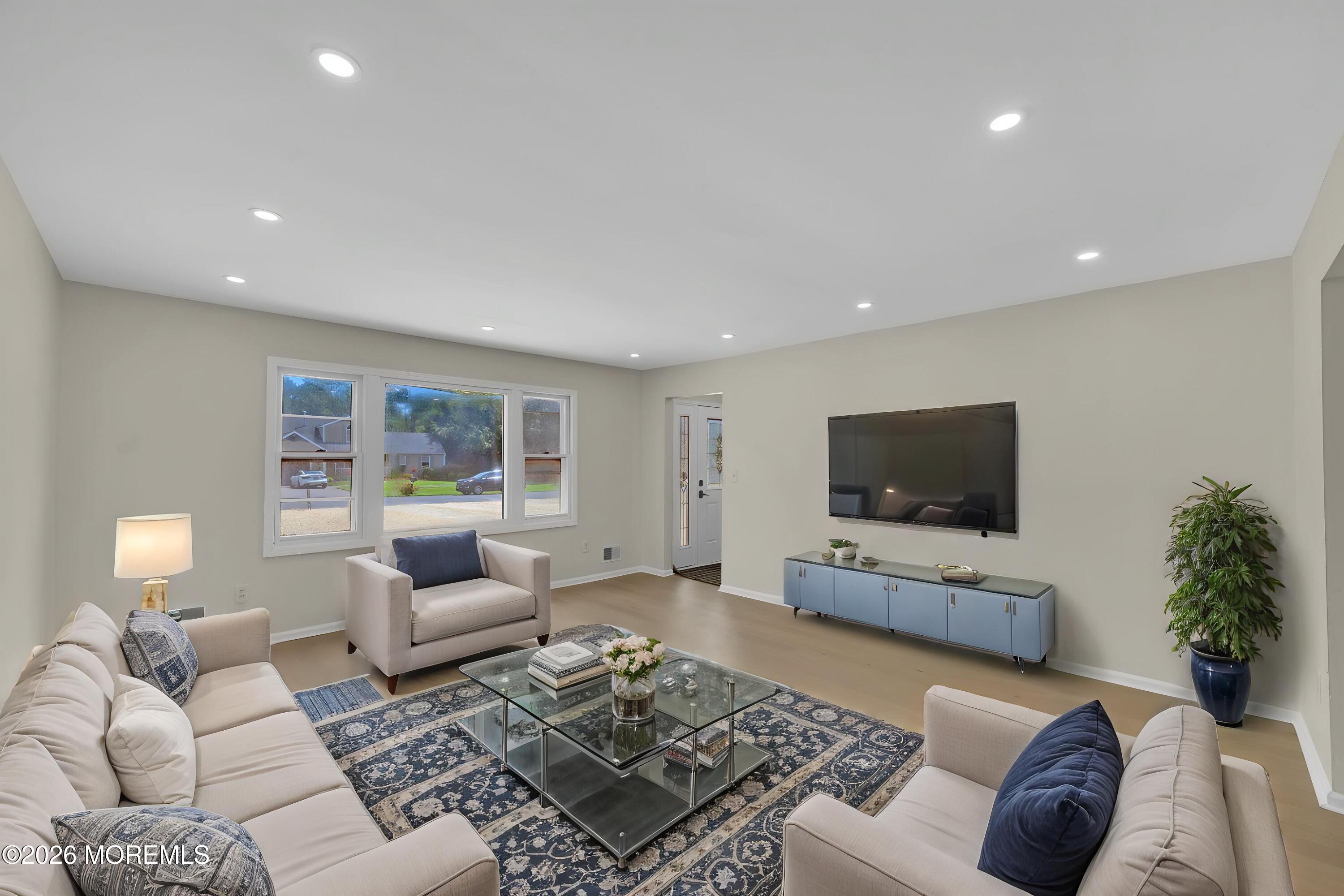 458 Woodhaven Boulevard SE