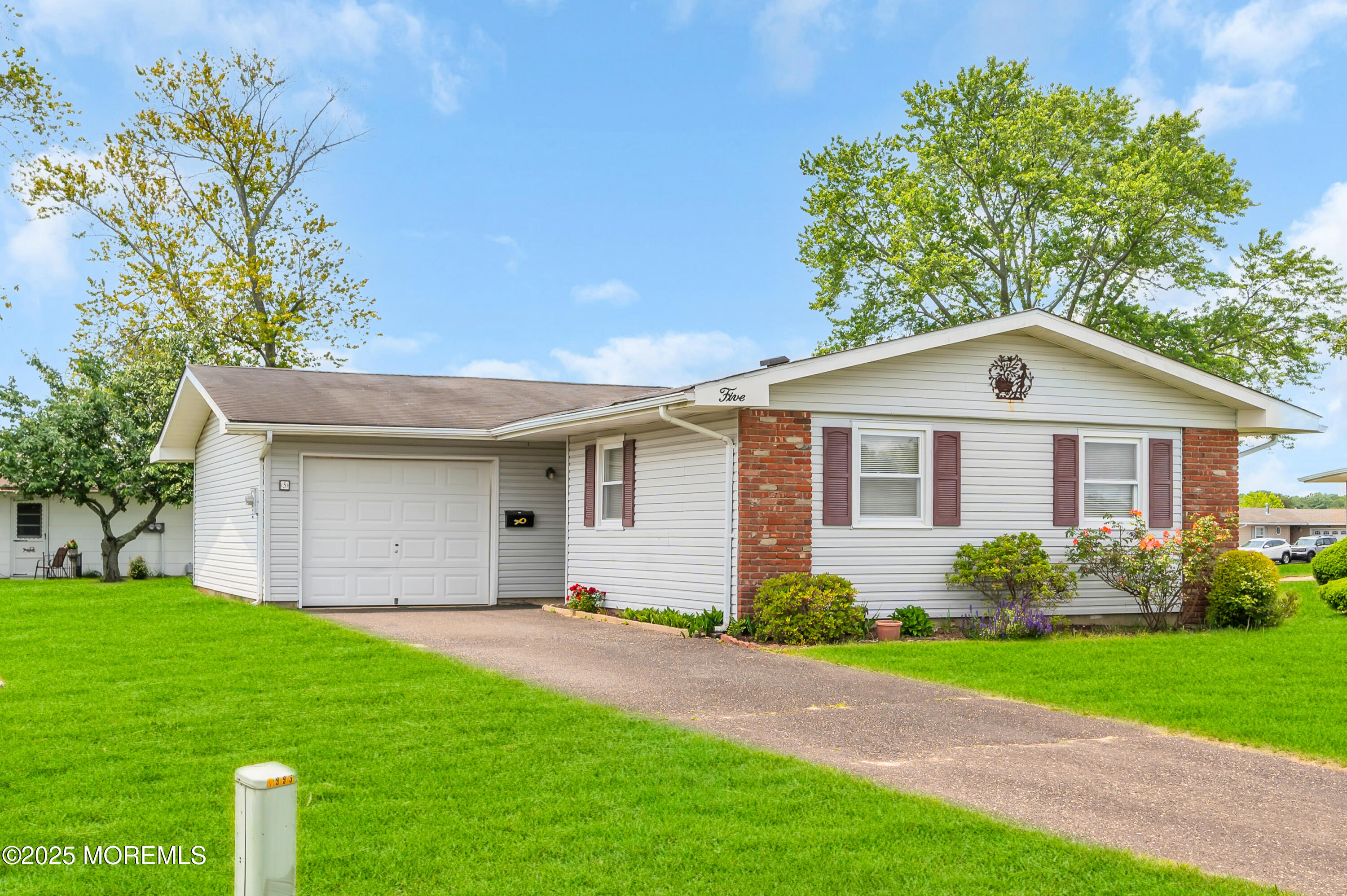 5 Spenser Court, Brick, New Jersey image 1