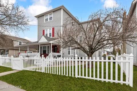 MLS: 22508434
