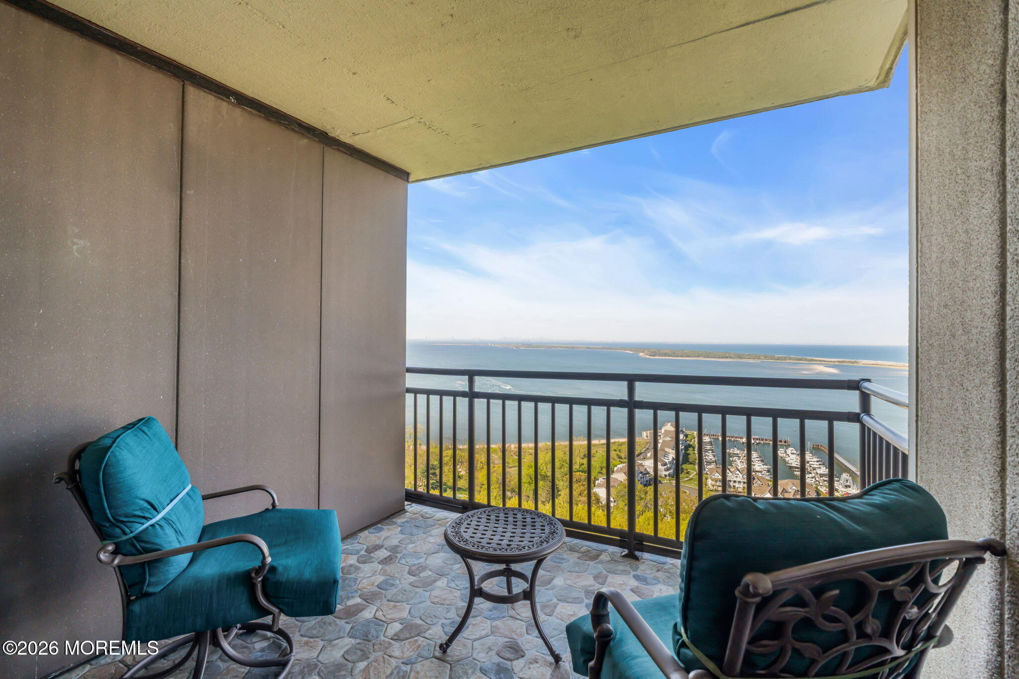 1 Scenic Drive 1105