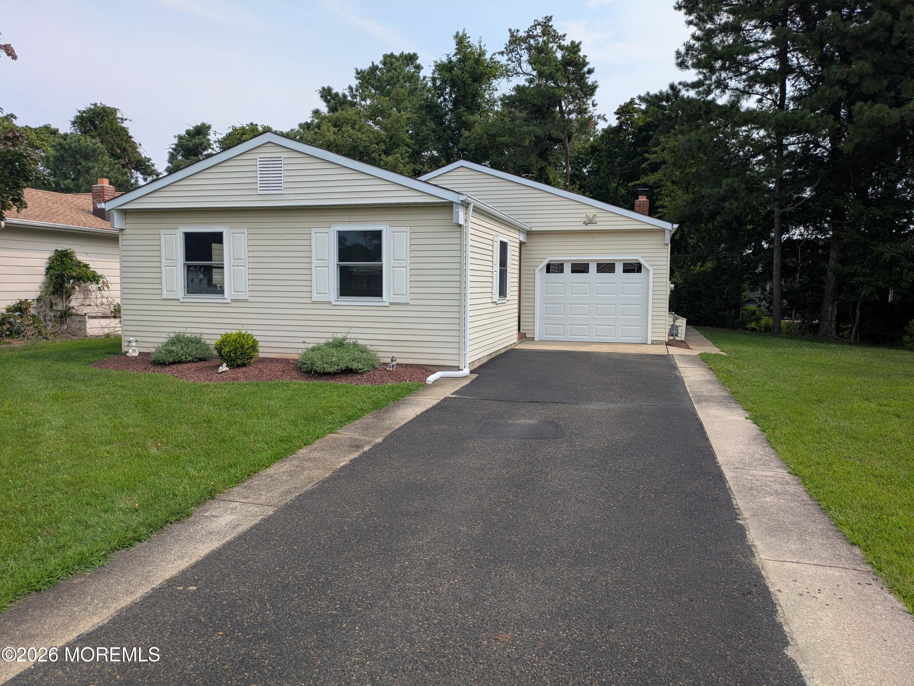 18 Maison Way